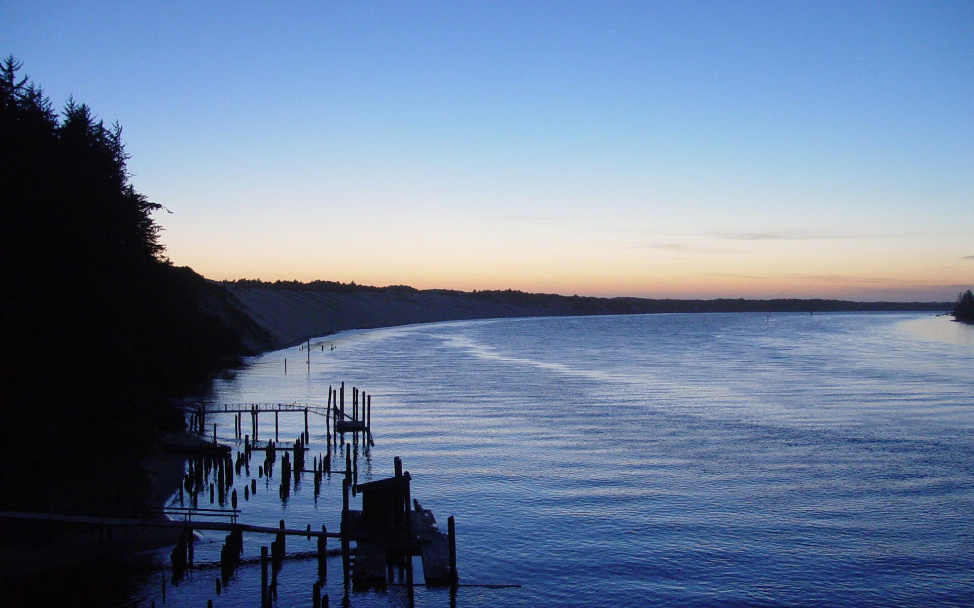 哥伦比亚队中场罗德里格斯在巴黎奥运会上展现出强大的组织能力