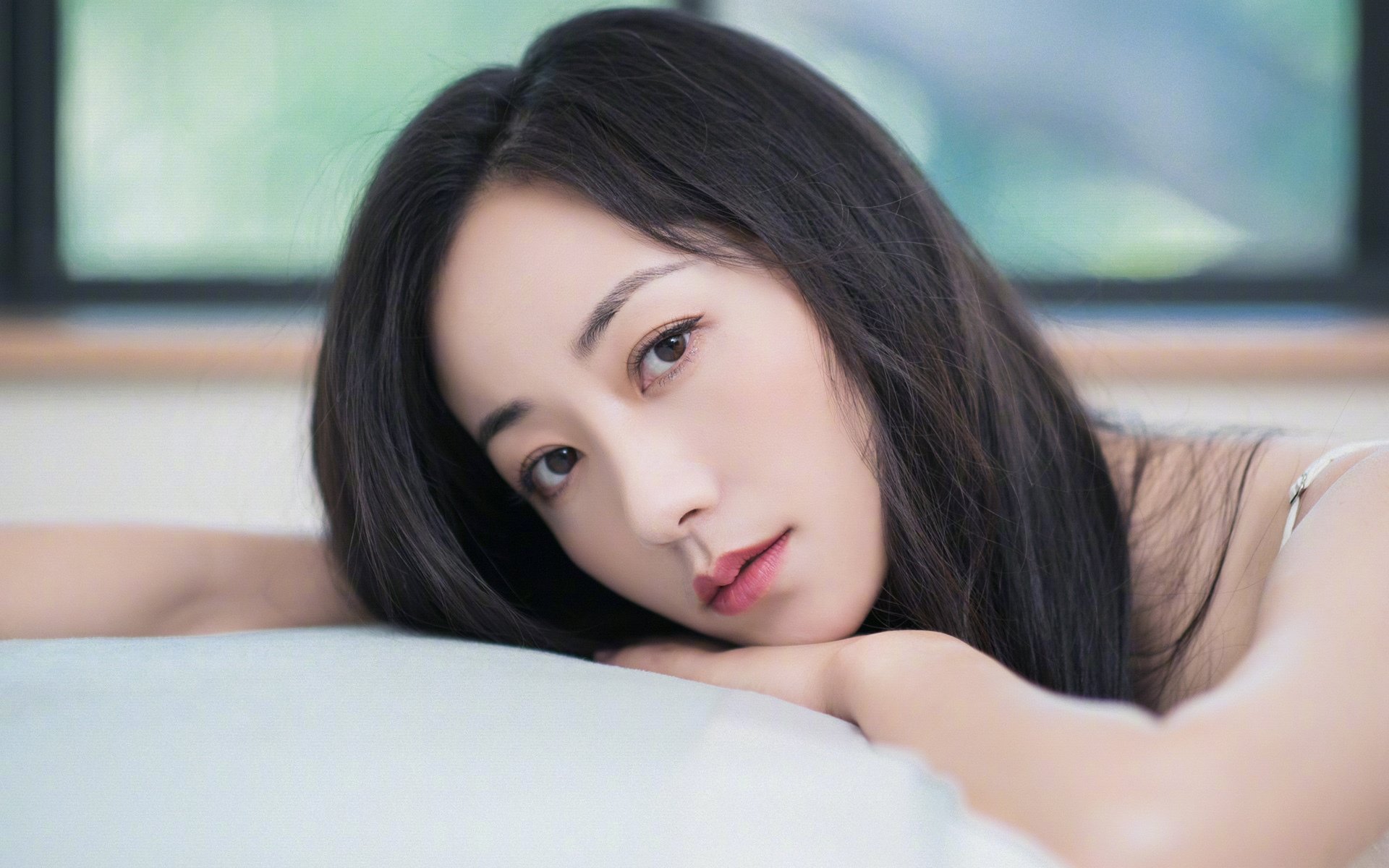 爱游戏娱乐网址-伊朗球员被雪砸中仍坚持比赛，获全场掌声，伊朗踢中国把球停在球门口